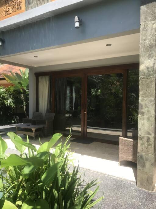 Spacious Private Pool Apartment-beachside Candidasa
