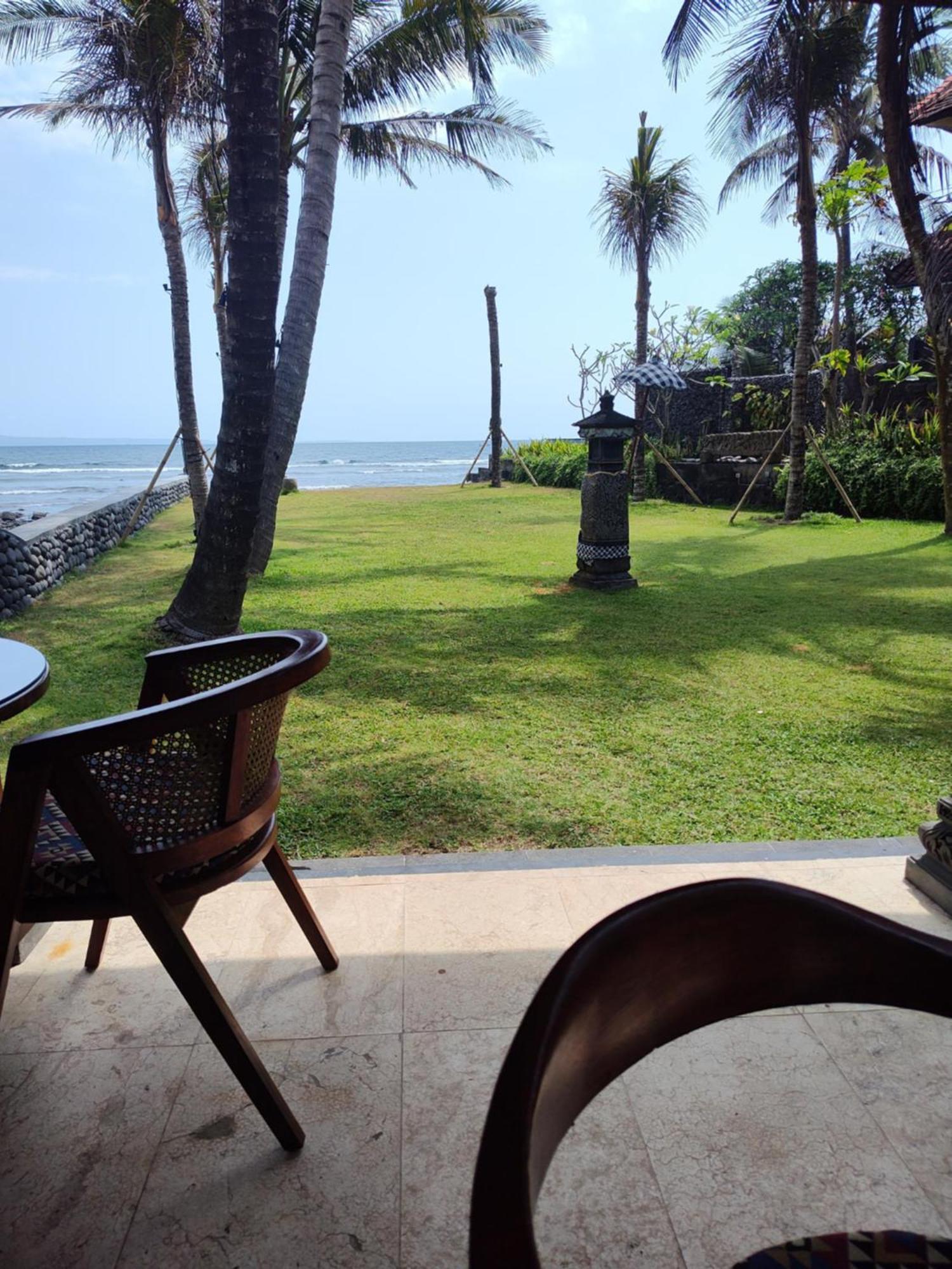 Spacious Private Pool Apartment-beachside * Candidasa